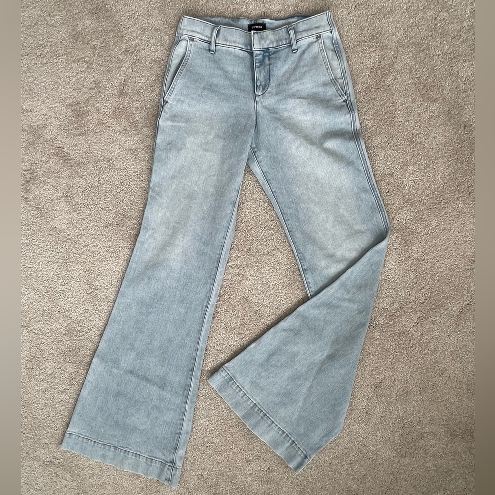 Express Light Wash 70’s Flare Mid Rise Jeans